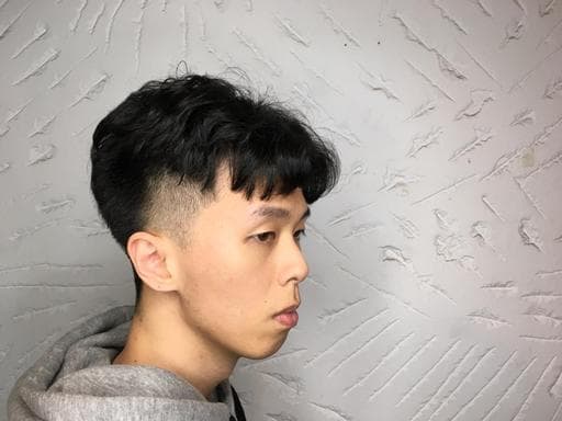 男生短髮、中分造型、男生燙髮
