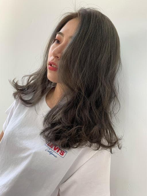 女生長髮、長瀏海、女生染髮
