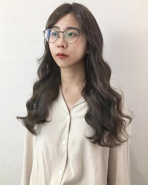 女生染燙、棕色系、冷色調