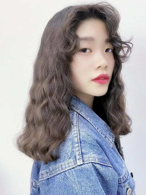 女生長髮、水波紋、女生燙髮