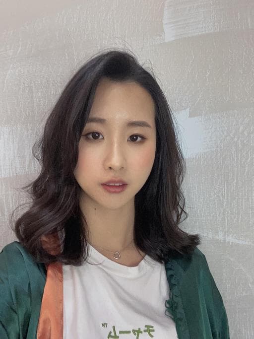 女生中長髮、長瀏海、女生染燙