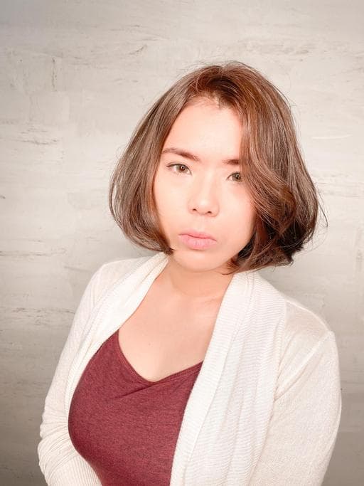 女生短髮、長瀏海、棕色系