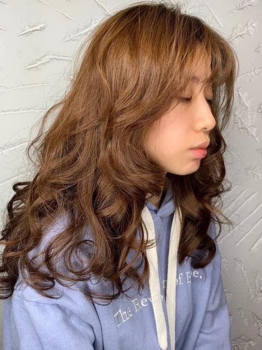 女生染髮、短瀏海、溫塑燙