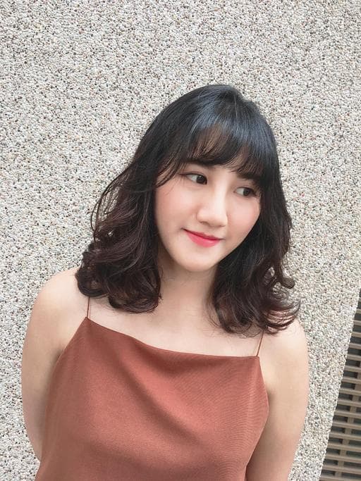 女生中長髮、日系、短瀏海
