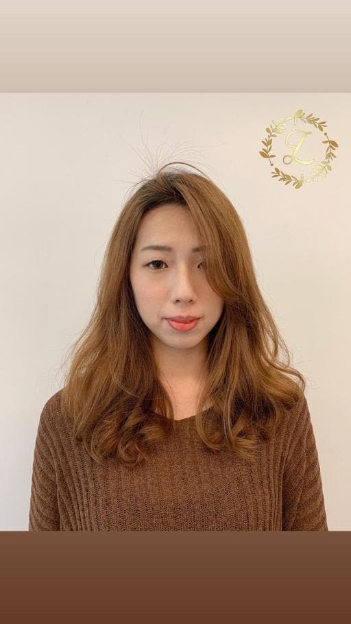 女生長髮