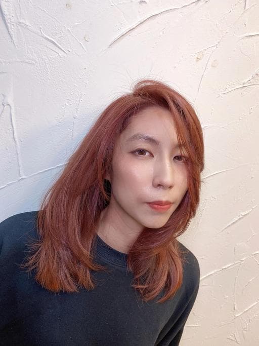 女生中長髮、長瀏海、漂色