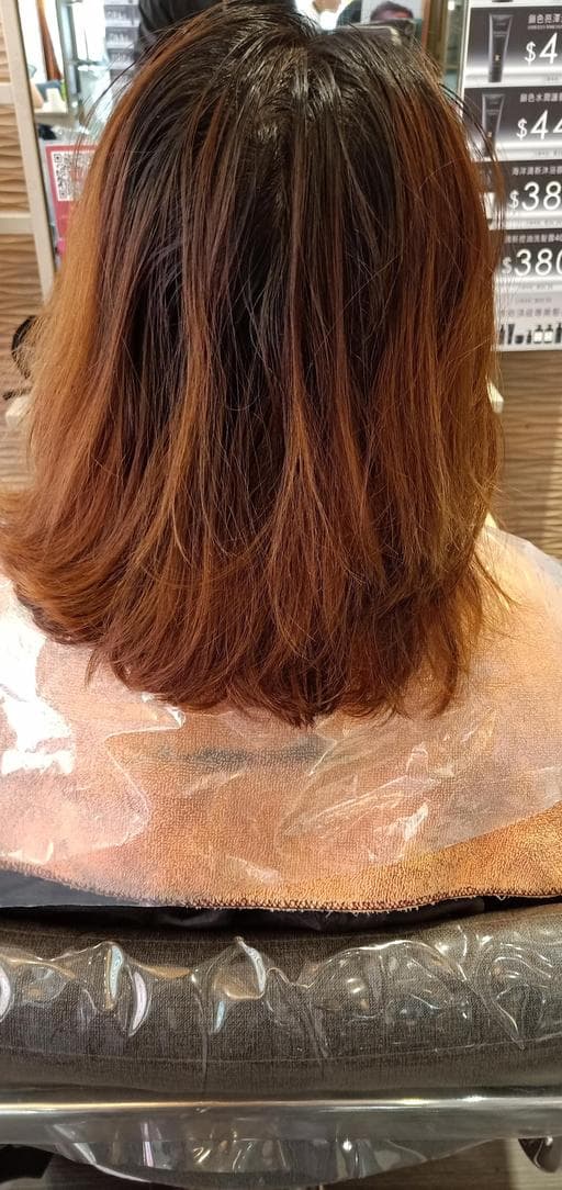 女生長髮、短瀏海、電棒造型