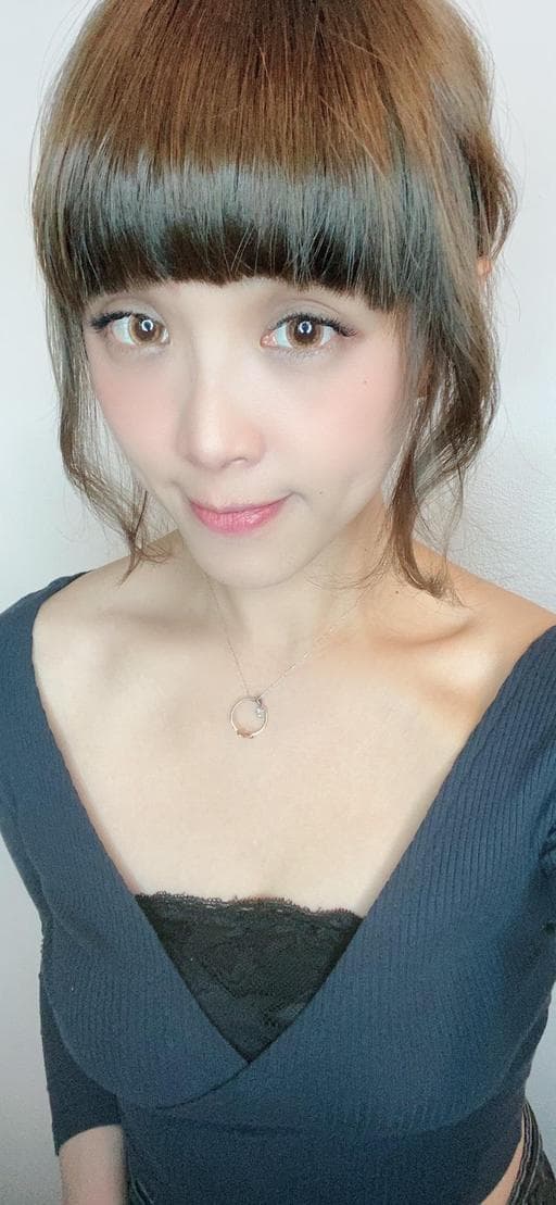 女生中長髮、女生染髮、短瀏海