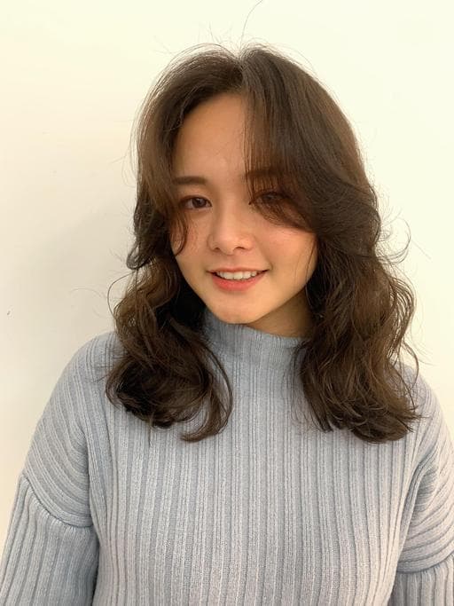 女生中長髮