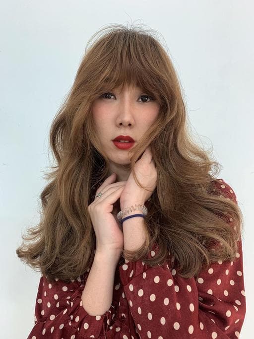 女生長髮