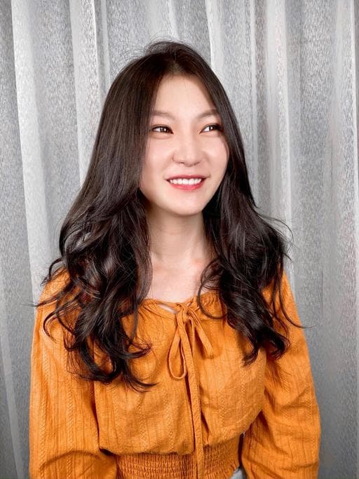 女生長髮、女生染髮、不用漂髮