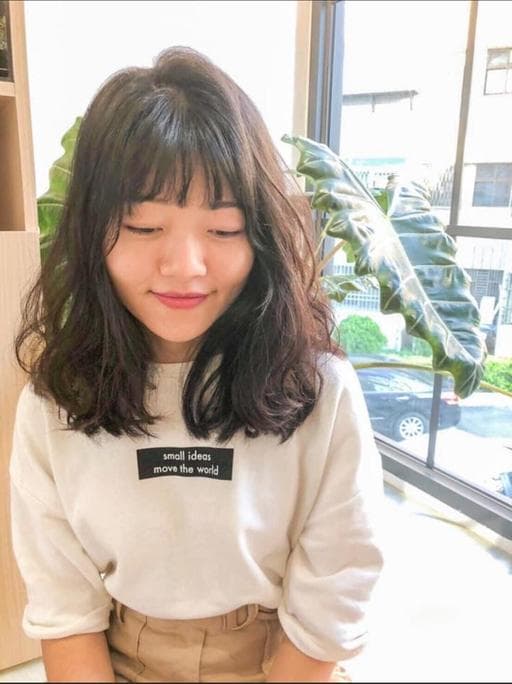 女生中長髮、浪漫大卷、手撥卷