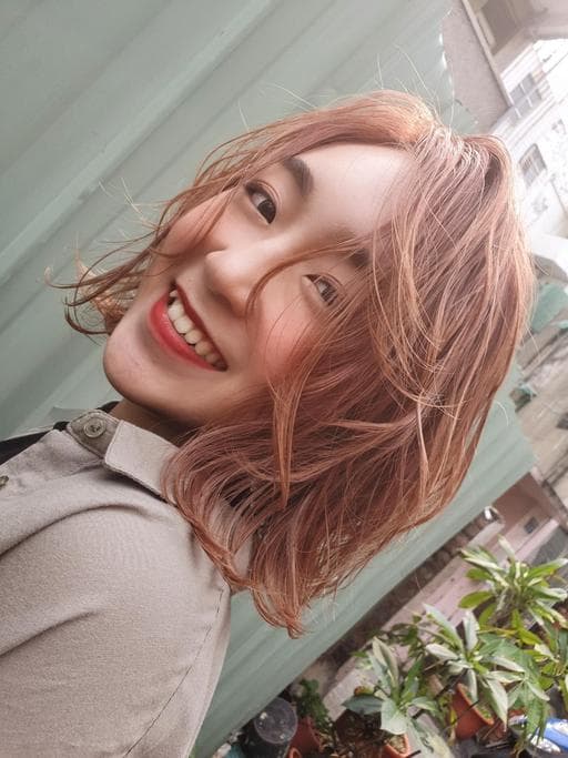 女生中長髮