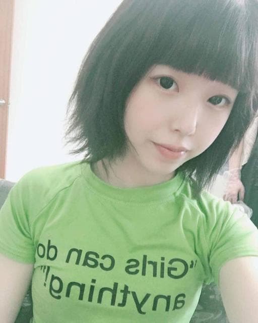 女生長髮、短瀏海、細軟髮