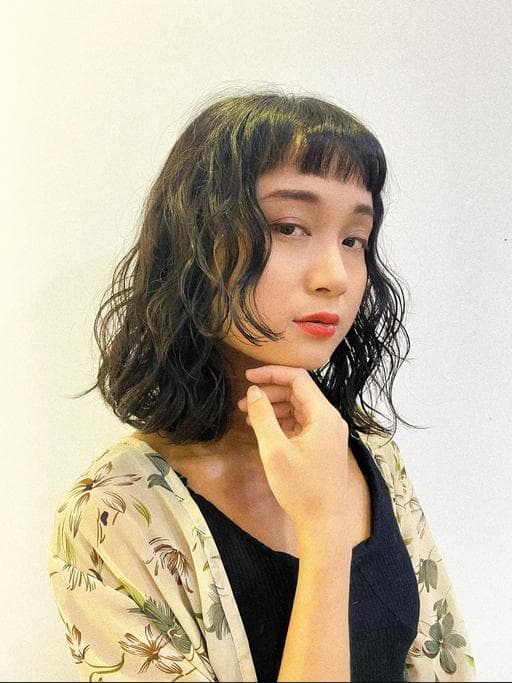 女生中長髮、復古Q毛卷、短瀏海