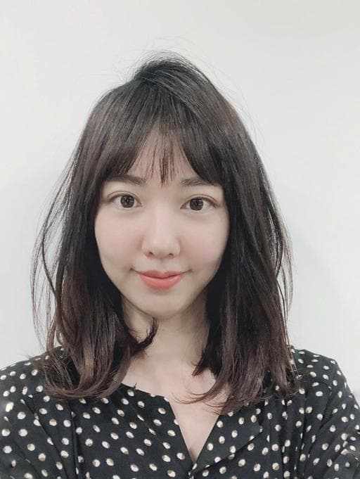 女生中長髮、短瀏海、溫塑燙