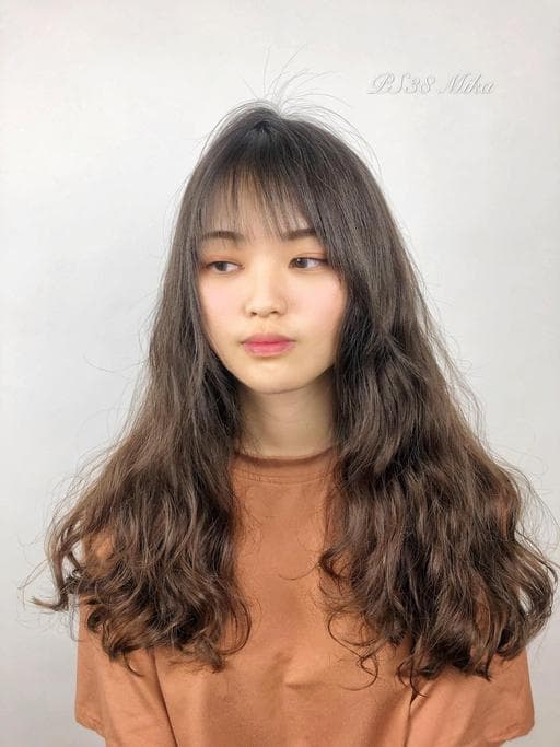 女生長髮、短瀏海、女生燙髮