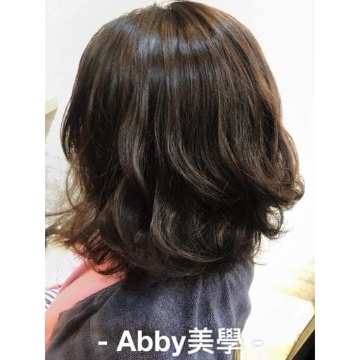女生短髮、女生染燙、質感溫塑