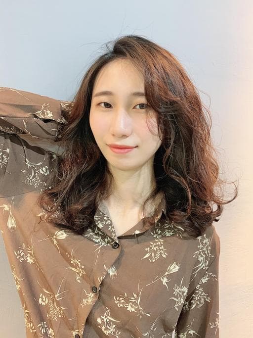長瀏海、女生染燙、棕色系