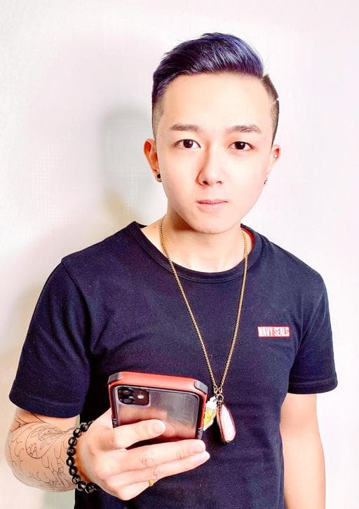 男生短髮、漂色、灰色系
