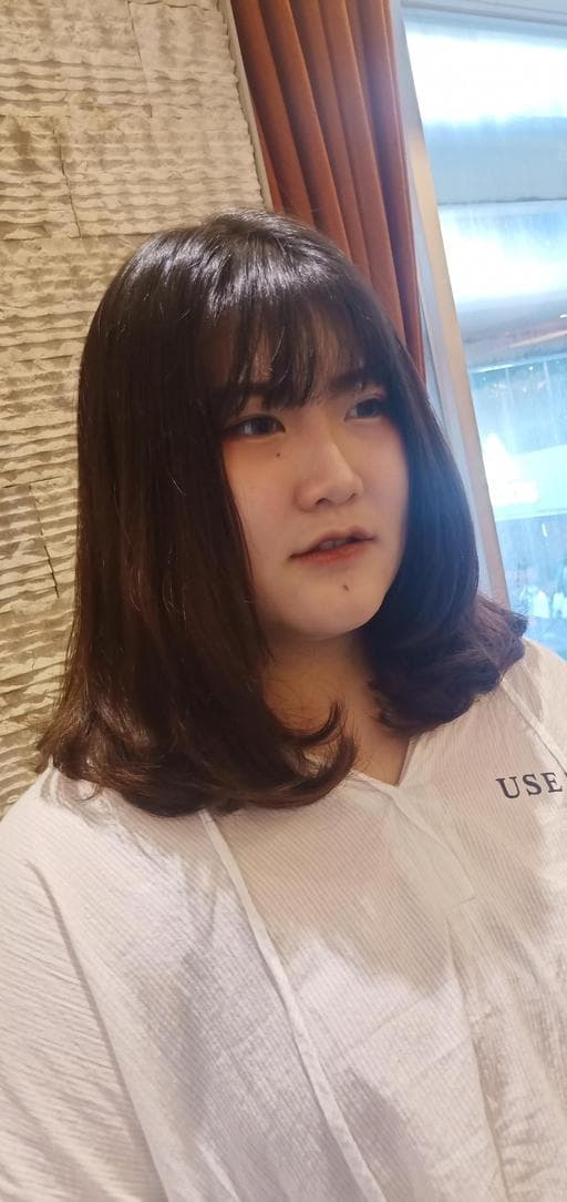 女生中長髮、短瀏海、粗硬髮