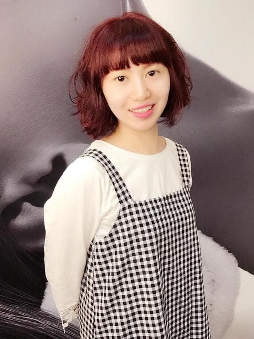 女生短髮、女生染髮、質感紅棕