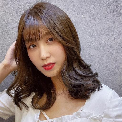 女生中長髮