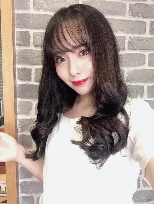 女生長髮、女生染髮、短瀏海