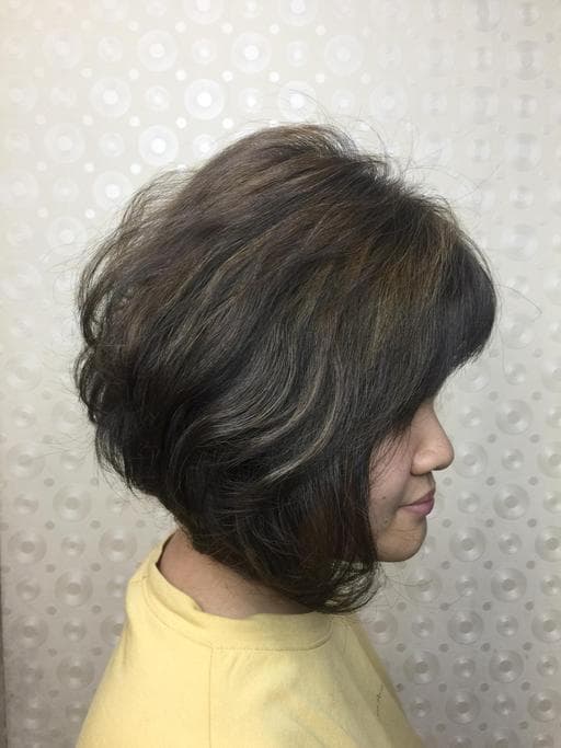 女生短髮、挑染、長瀏海