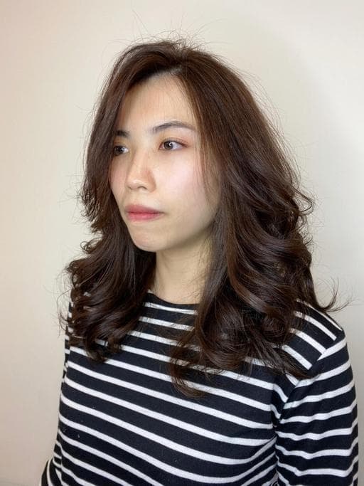 女生中長髮、長瀏海、女生染燙