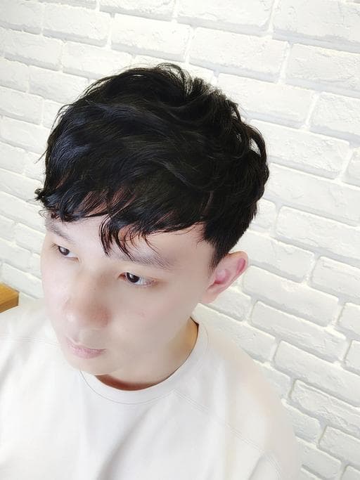 男生短髮、男生卷髮、短瀏海