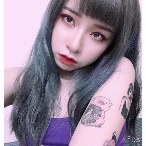 女生長髮、女生染髮、奶茶灰