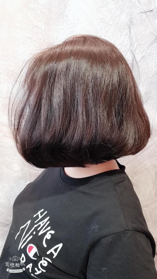女生短髮、內彎、長瀏海
