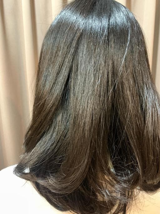 女生中長髮、粗硬髮、長瀏海