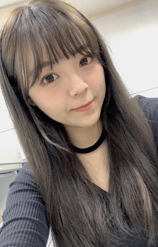 女生長髮、短瀏海、不用漂髮