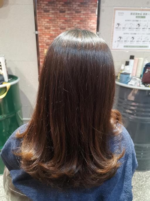 女生中長髮、短瀏海、細軟髮