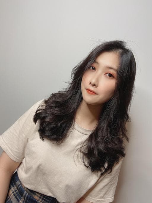 浪漫大卷、女生長髮、手撥卷