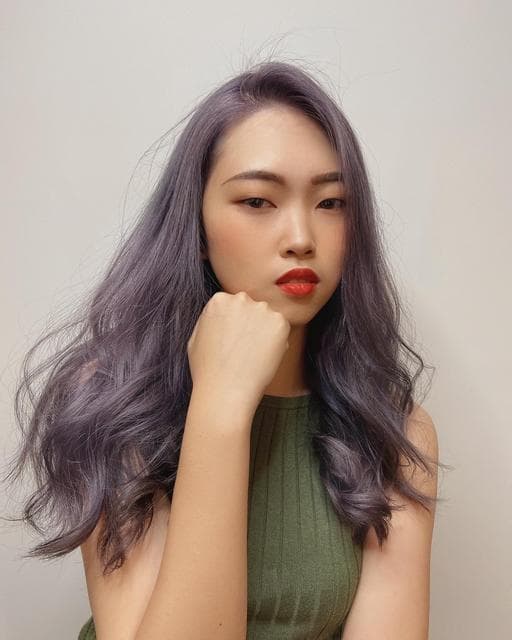 女生長髮