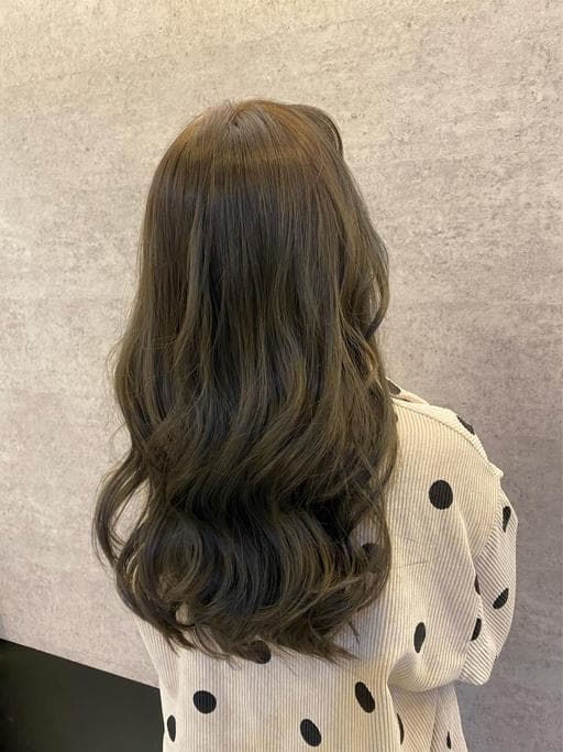 女生長髮、電棒造型、短瀏海