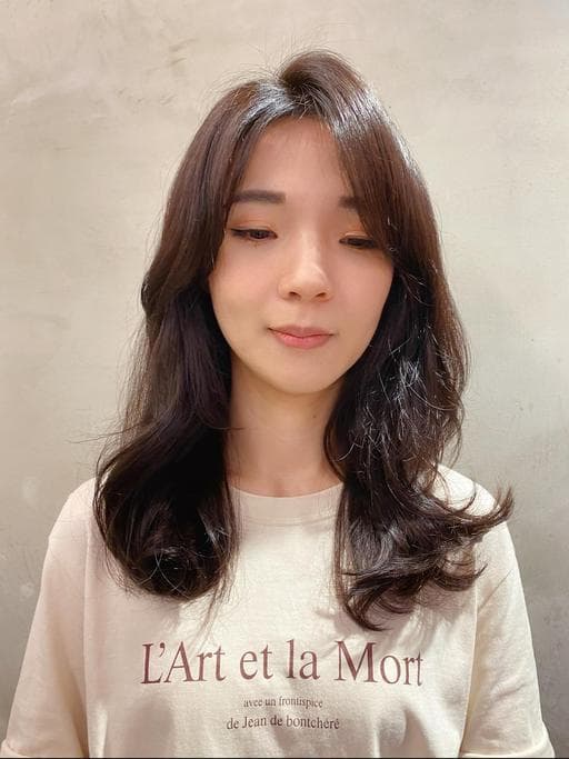 女生長髮