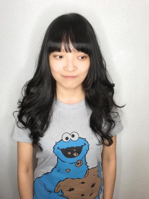 女生長髮、短瀏海、溫塑燙