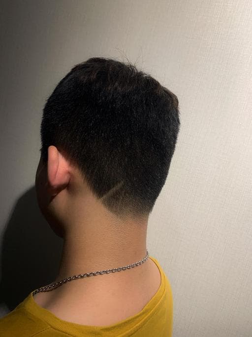 男生短髮