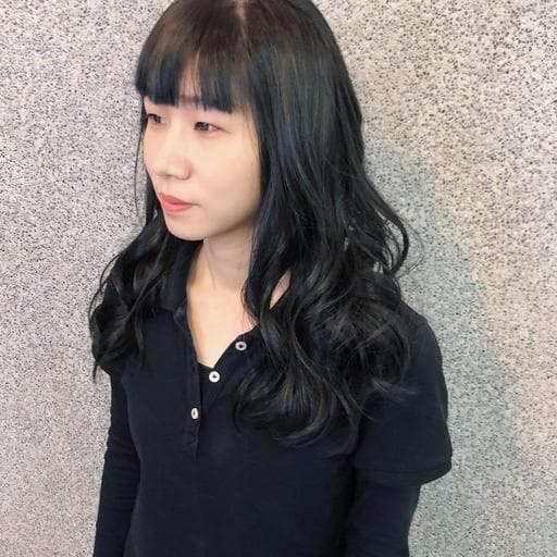 女生長髮
