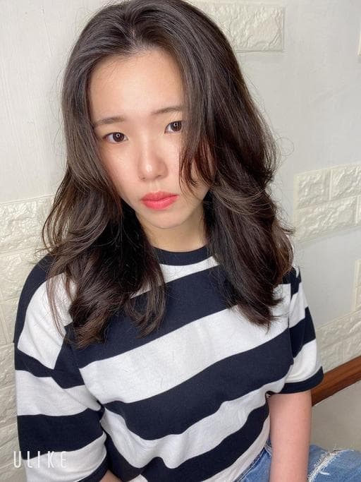 女生中長髮、長瀏海、韓系捲度