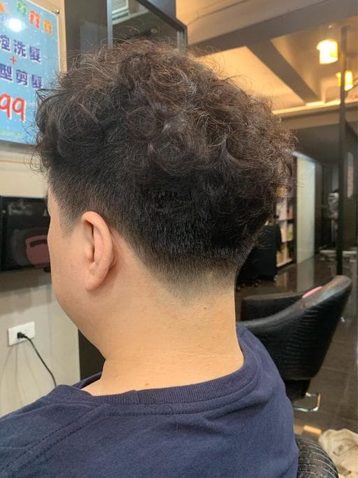男生短髮、冷萃咖啡髮色、男生染髮
