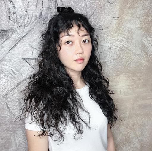 女生長髮、短瀏海、細軟髮