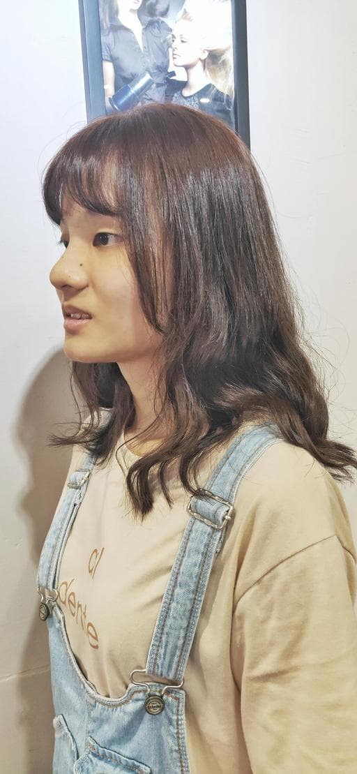 女生中長髮、短瀏海、冷燙
