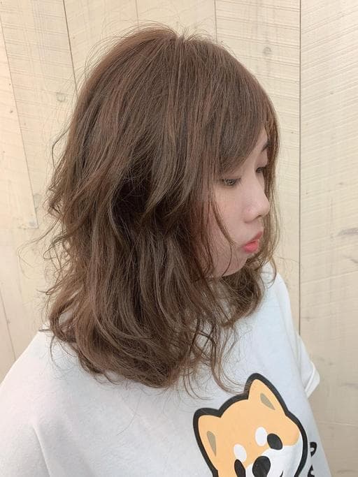 女生中長髮