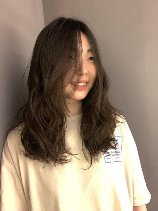 女生長髮