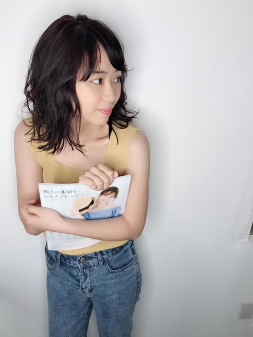 女生中長髮、長瀏海、女生染燙